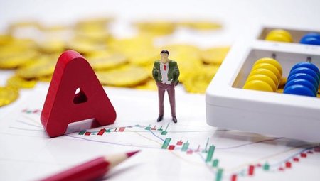 十倍股票杠杆平台 券商两融余额单日激增380亿，高杠杆资金抢筹半导体与AI算力双主线